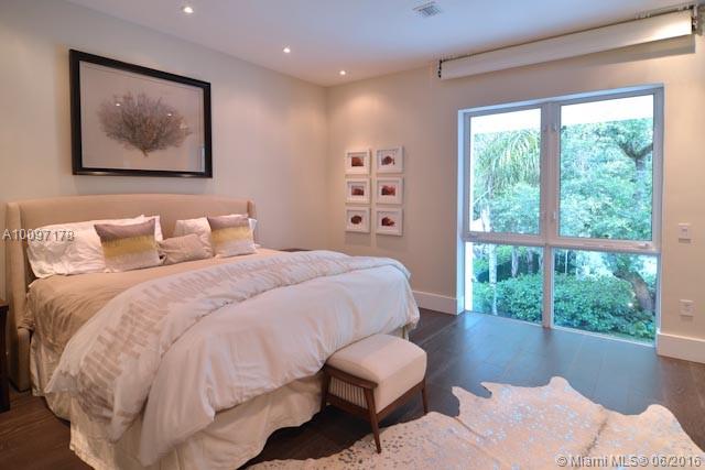 Pinecrest Manor - Residential Lease