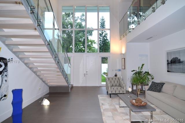 Pinecrest Manor - Residential Lease