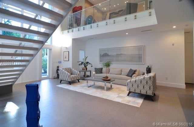 Pinecrest Manor - Residential Lease