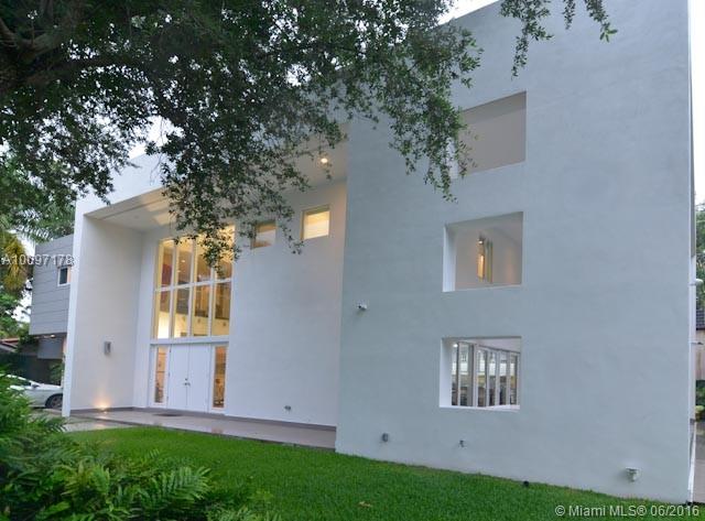 Pinecrest Manor - Residential Lease