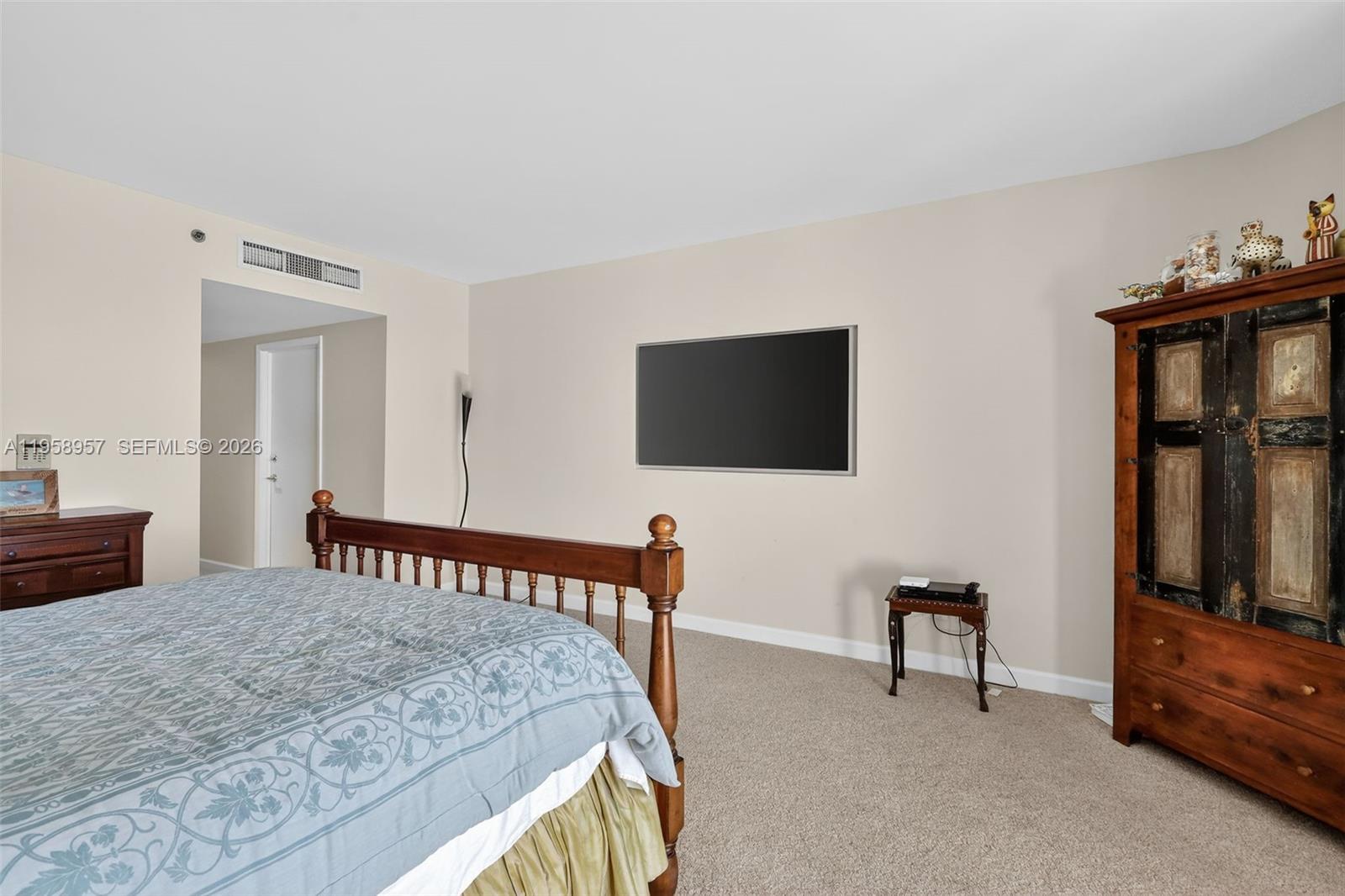 7000 ISL BLVD WILLIAMS IS - Residential