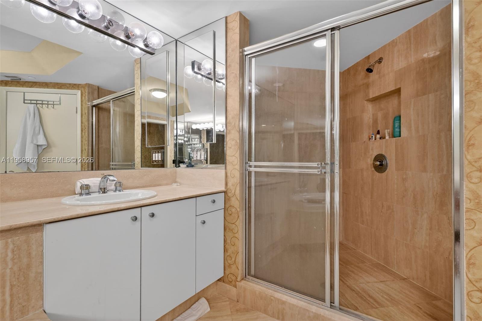 7000 ISL BLVD WILLIAMS IS - Residential