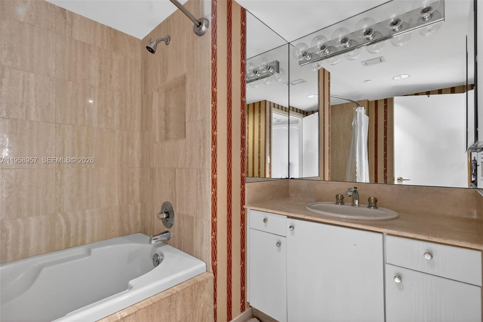 7000 ISL BLVD WILLIAMS IS - Residential