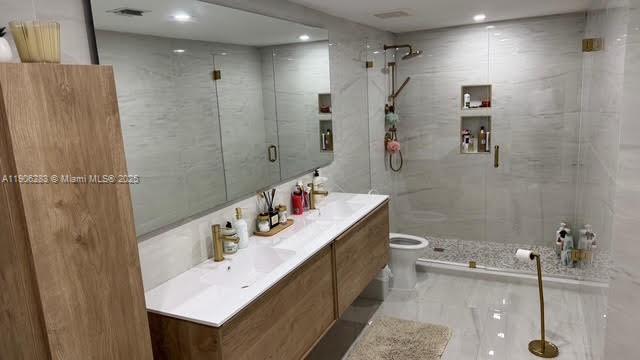 EASTSIDE AT AVENTURA COND - Residential Lease