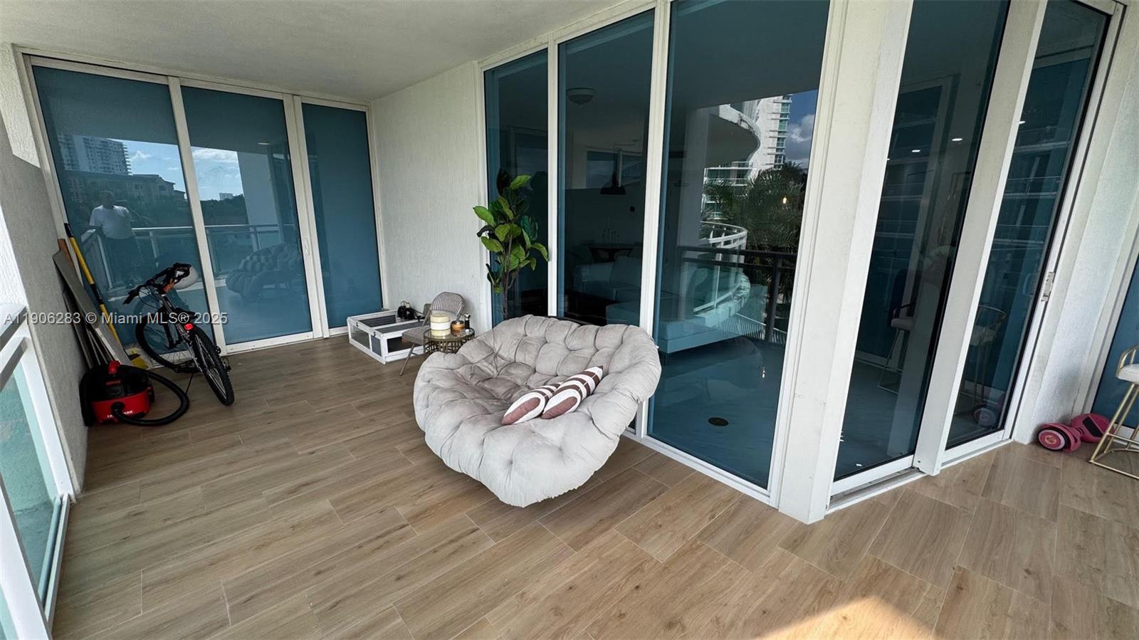 EASTSIDE AT AVENTURA COND - Residential Lease