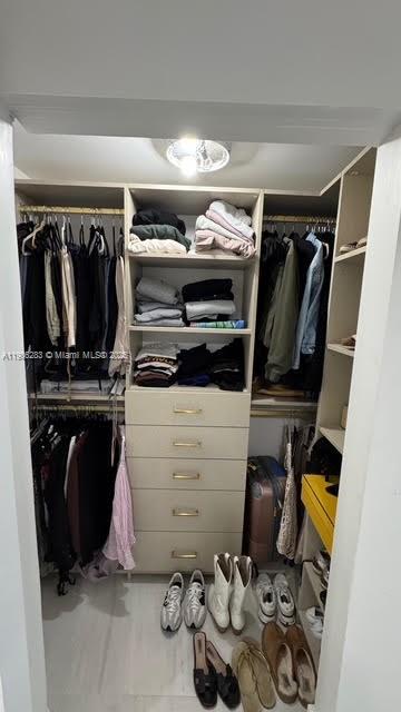 EASTSIDE AT AVENTURA COND - Residential Lease