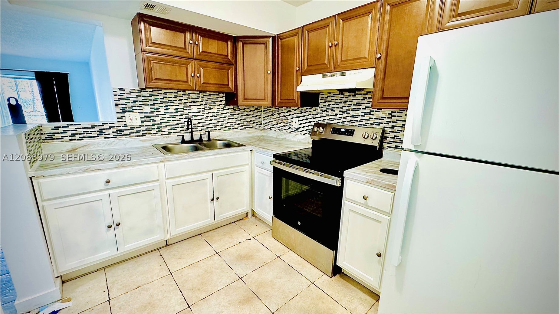 3700 NW 21st St 109, Lauderdale Lakes FL 33311