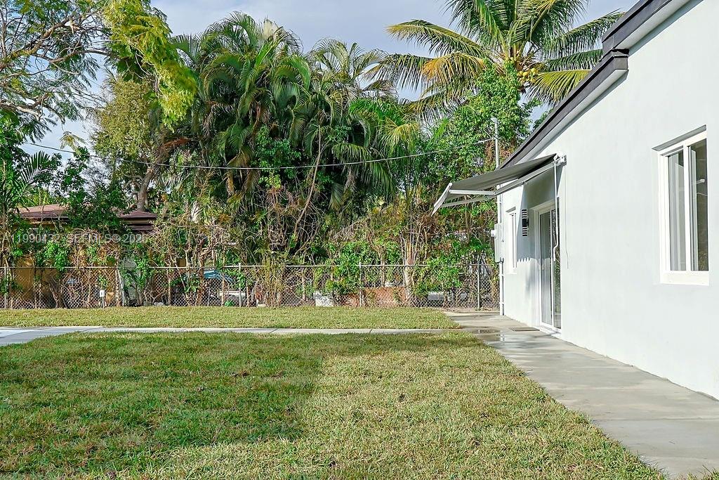 COUNTRY CLUB ESTATES SEC - Residential