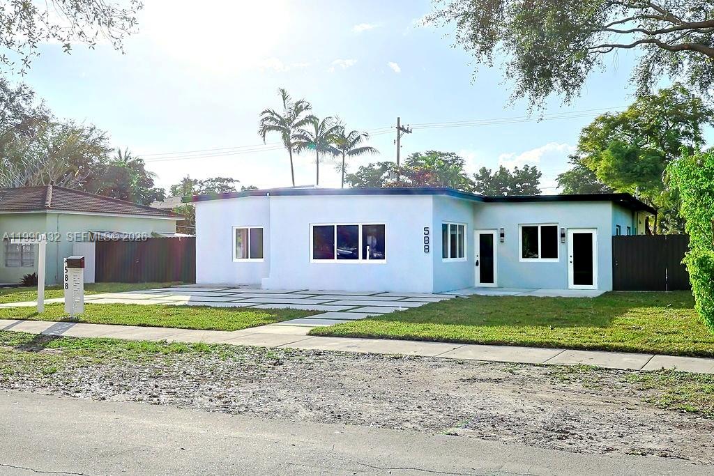 View photos, virtual tours, details... 588 Palmetto Dr