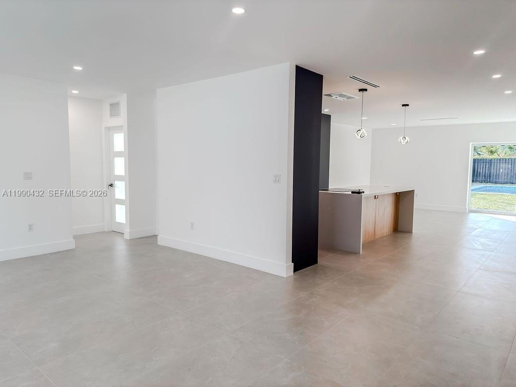 COUNTRY CLUB ESTATES SEC - Residential