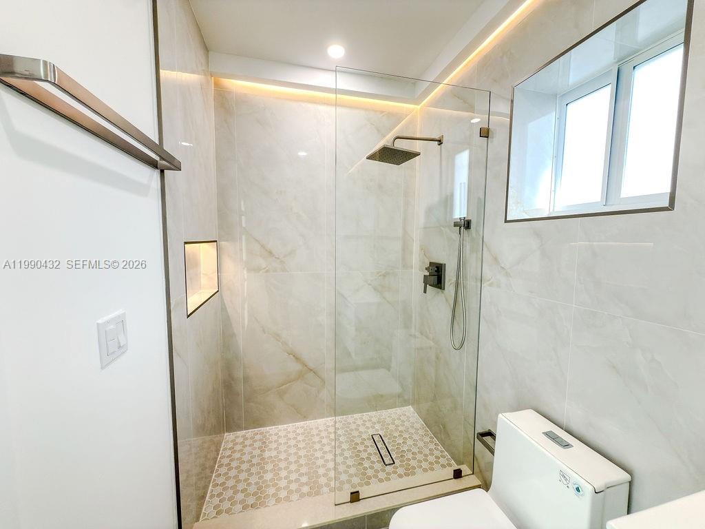 COUNTRY CLUB ESTATES SEC - Residential