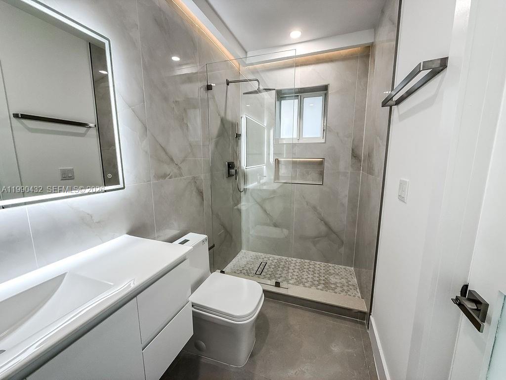 COUNTRY CLUB ESTATES SEC - Residential