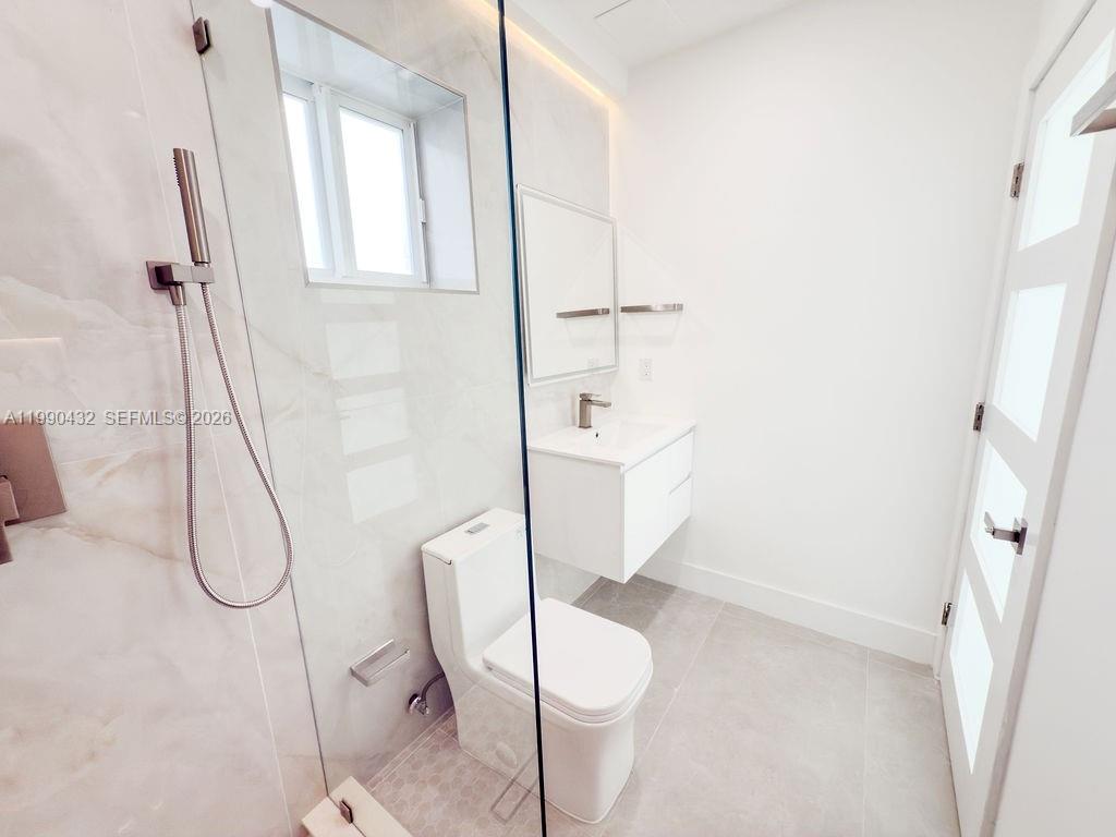 COUNTRY CLUB ESTATES SEC - Residential