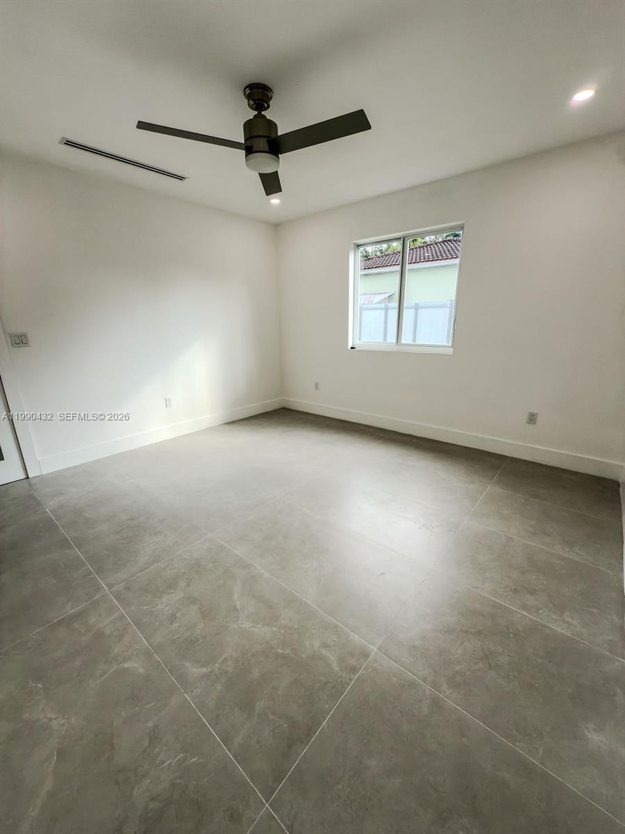 COUNTRY CLUB ESTATES SEC - Residential