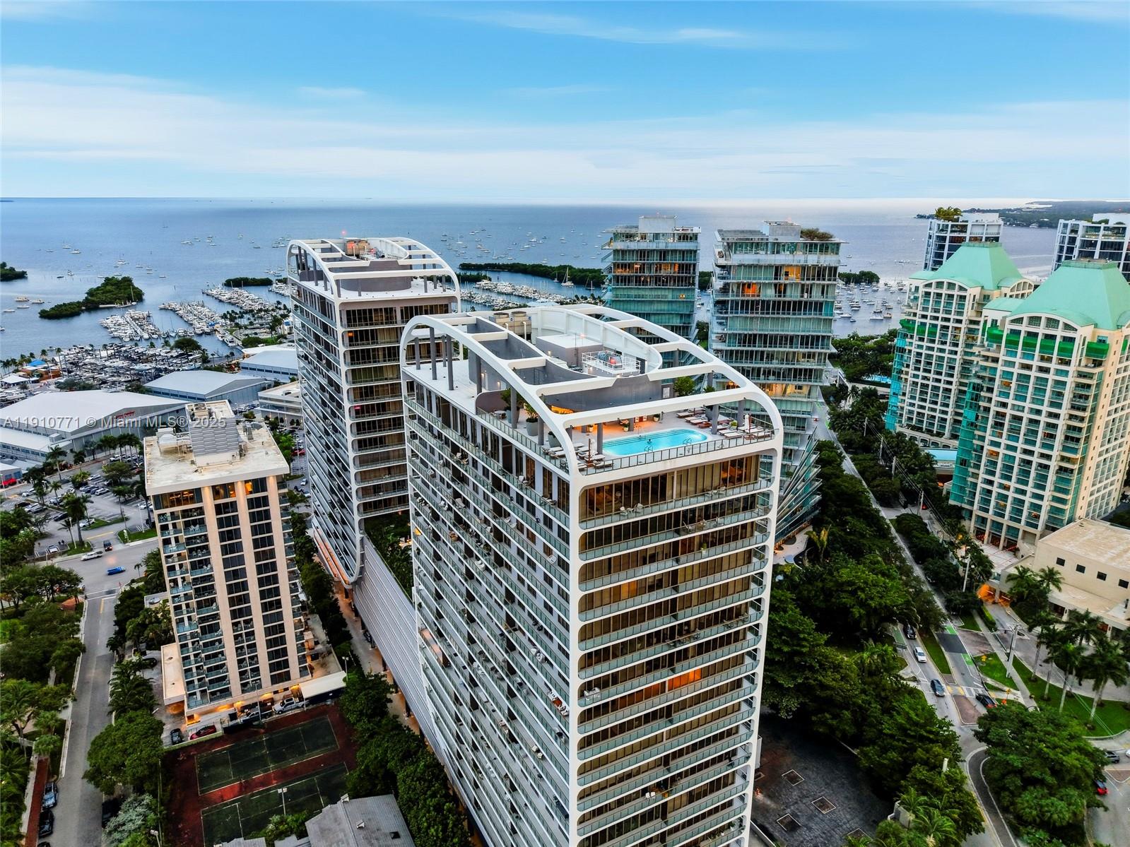 MR C RESIDENCES - Residential