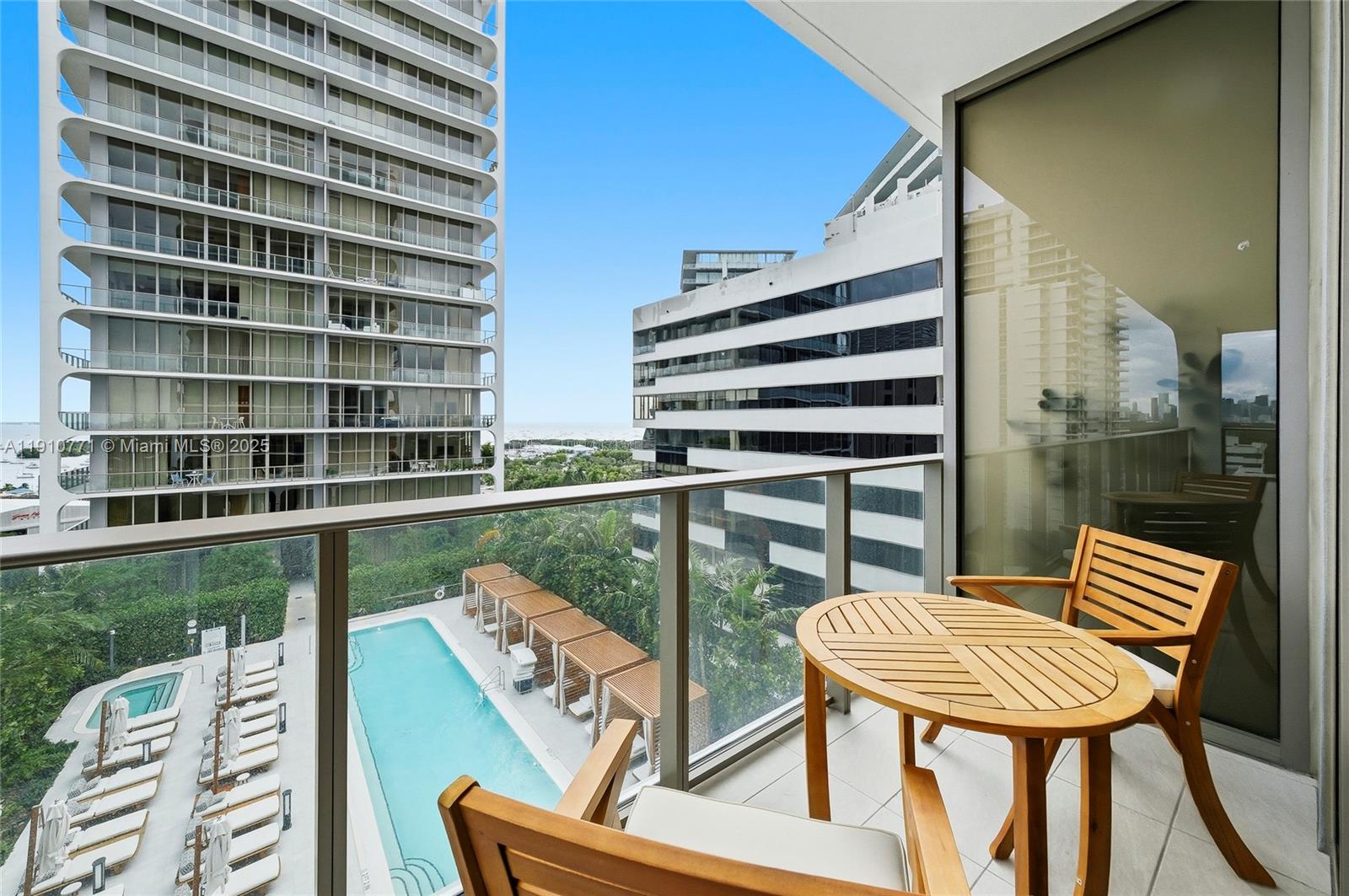 MR C RESIDENCES - Residential