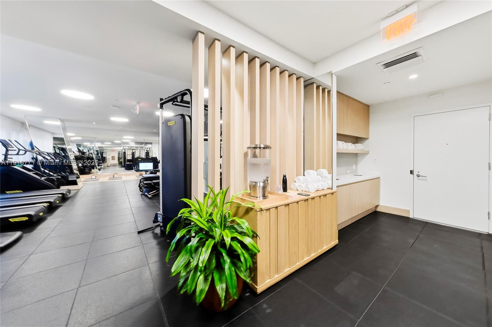 MR C RESIDENCES - Residential