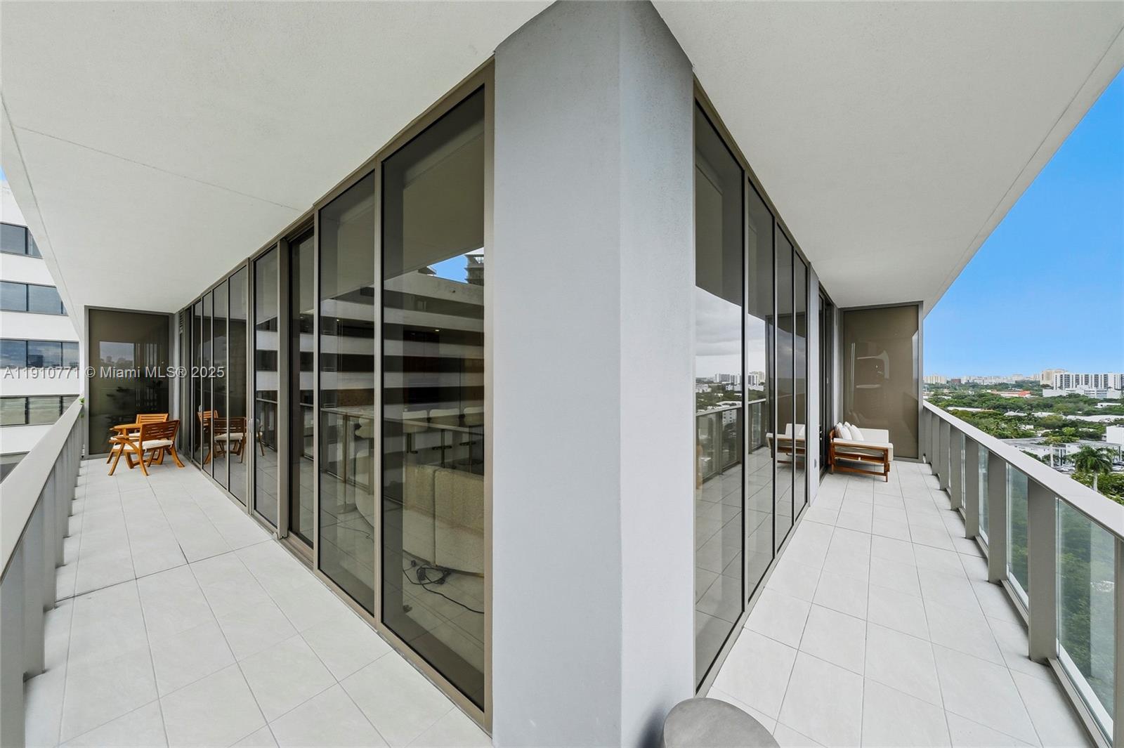 MR C RESIDENCES - Residential