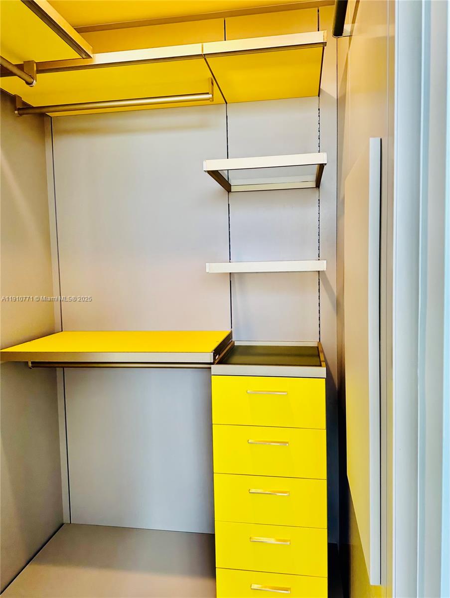 MR C RESIDENCES - Residential