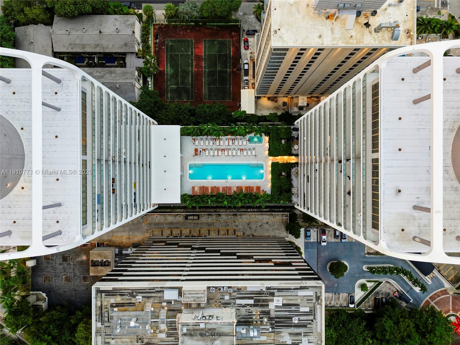 MR C RESIDENCES - Residential