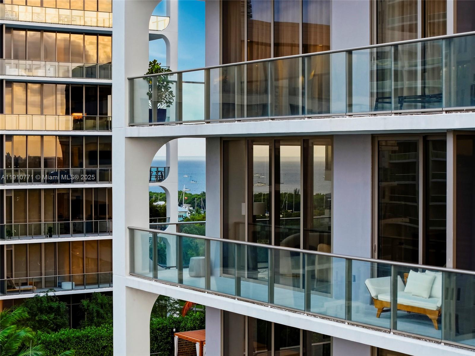 MR C RESIDENCES - Residential