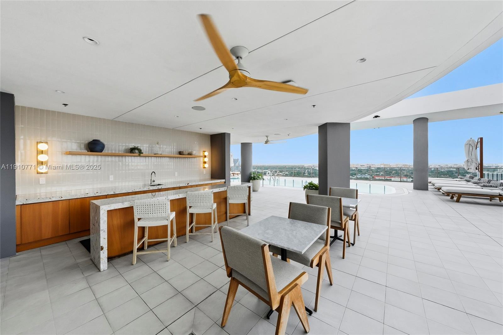 MR C RESIDENCES - Residential