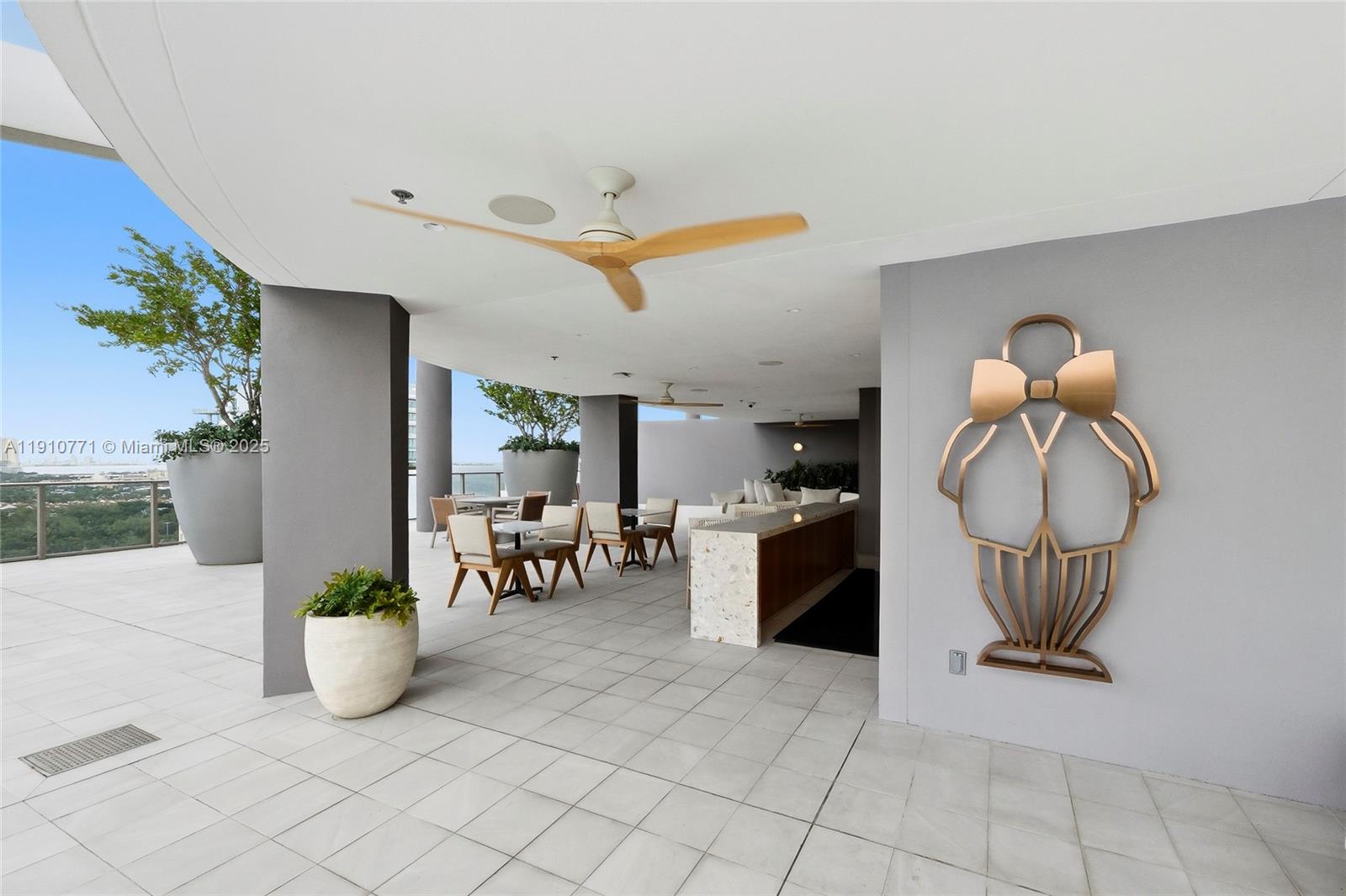 MR C RESIDENCES - Residential