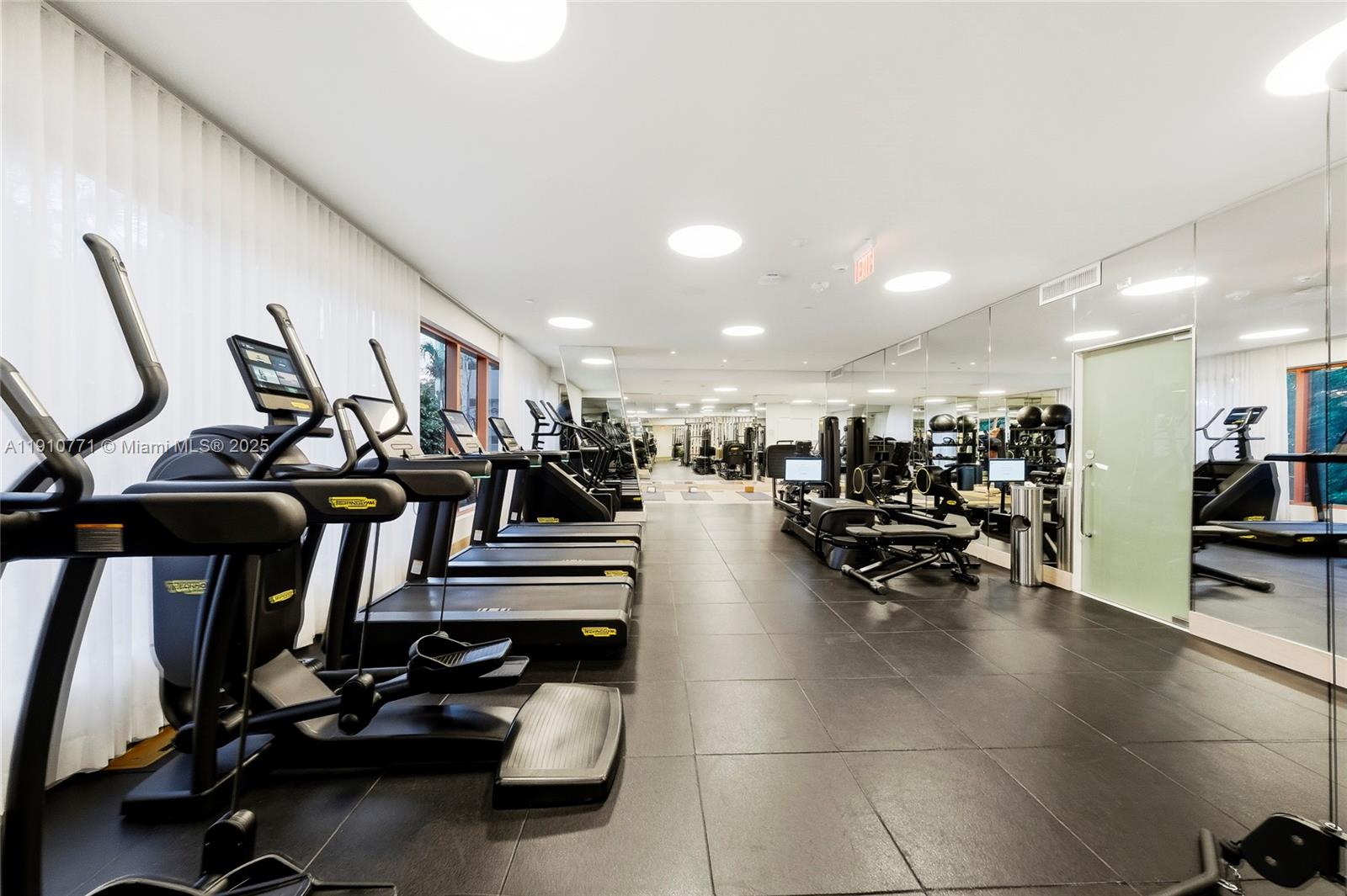 MR C RESIDENCES - Residential