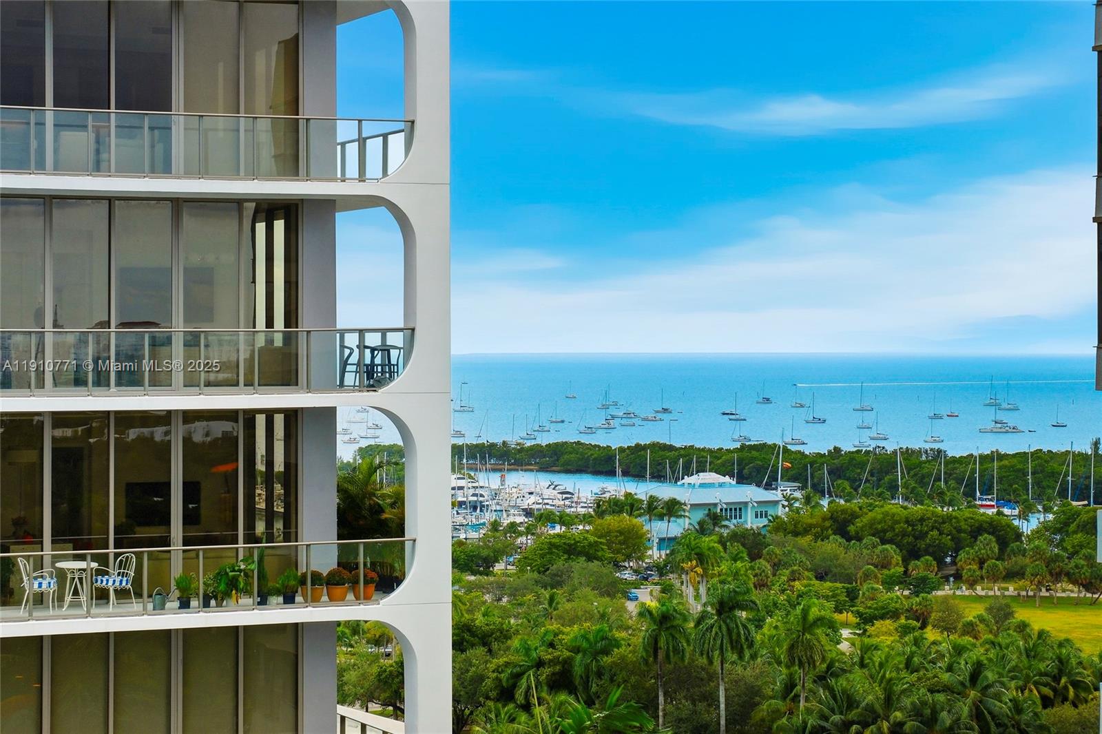 MR C RESIDENCES - Residential