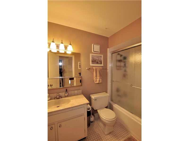 GREENGLADES CONDO 7 - Residential Lease