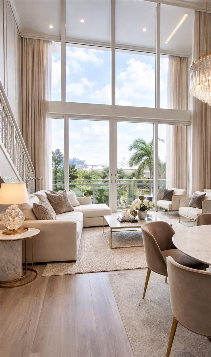 VIZCAYNE SOUTH CONDO - Residential