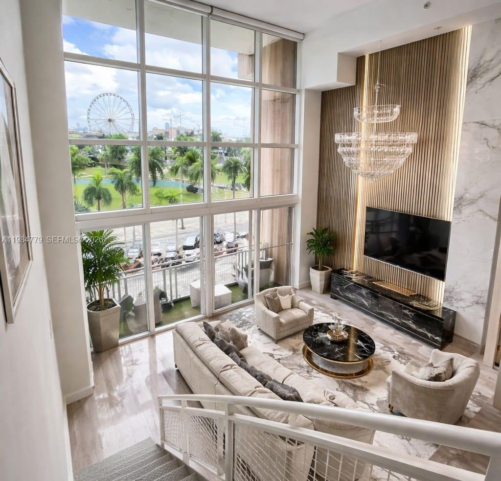 VIZCAYNE SOUTH CONDO - Residential