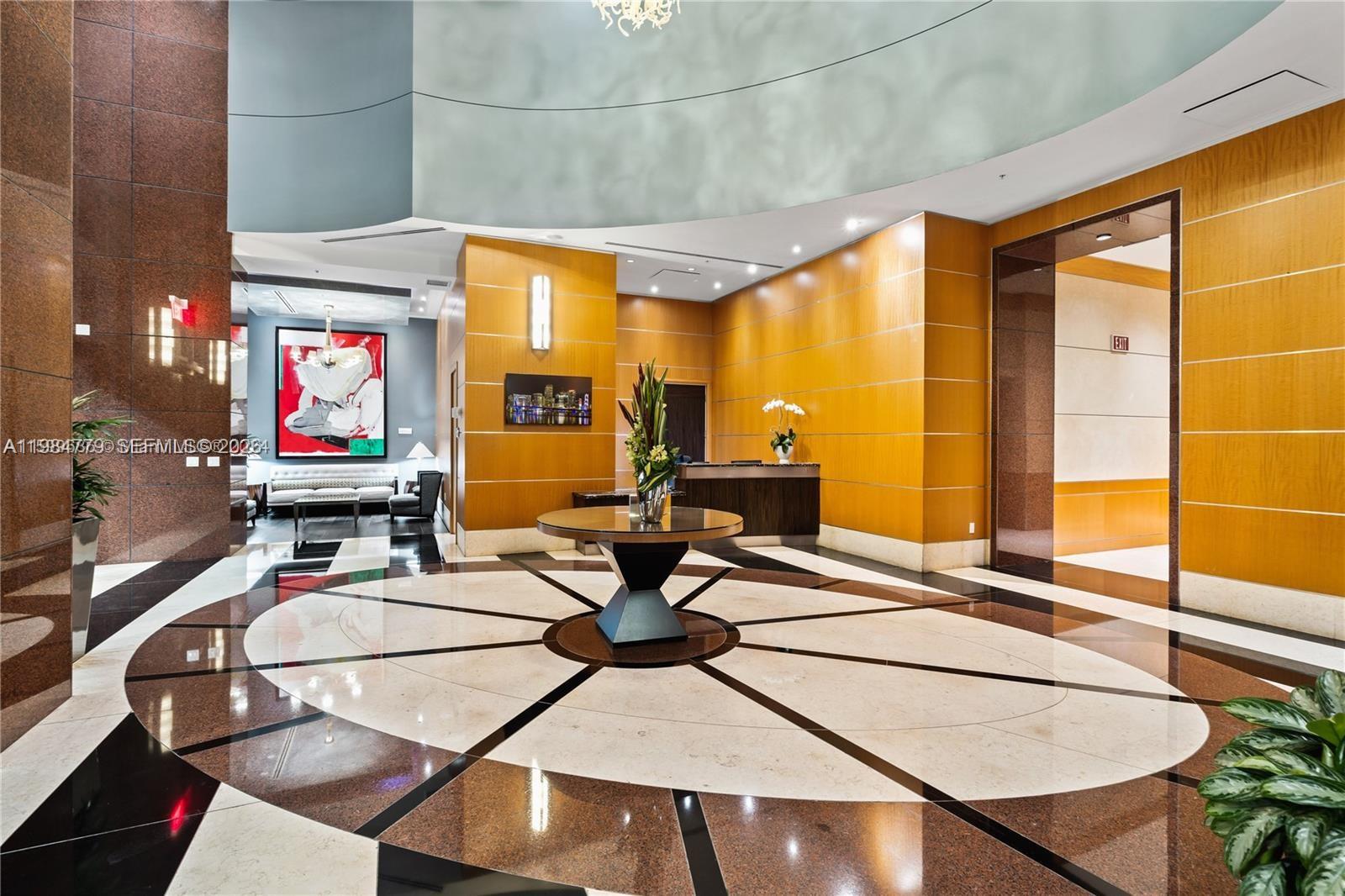 VIZCAYNE SOUTH CONDO - Residential