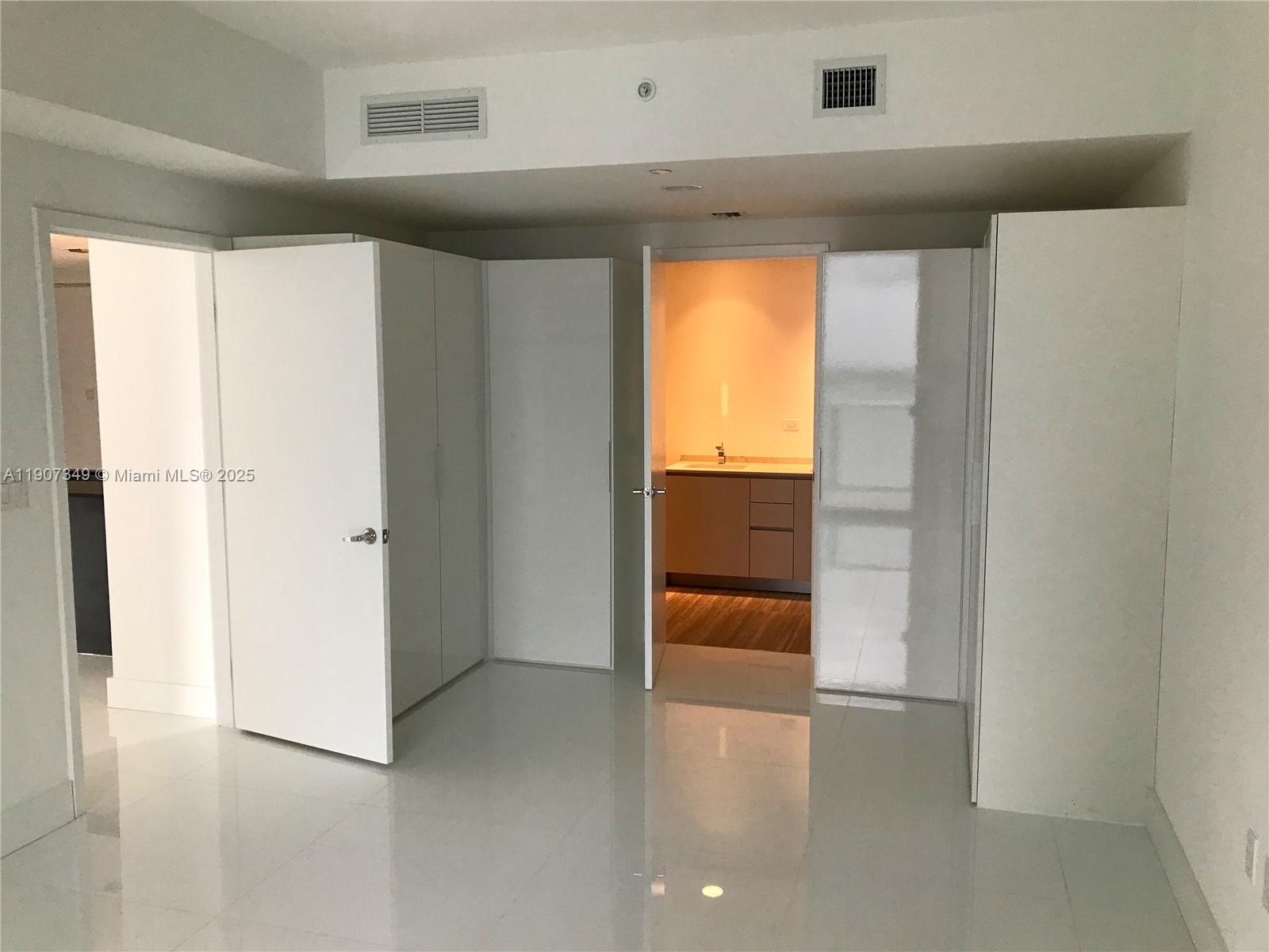 1010 BRICKELL CONDO - Residential Lease