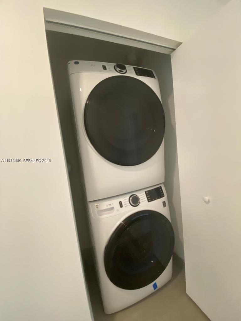 RIVERWOOD - Residential Lease