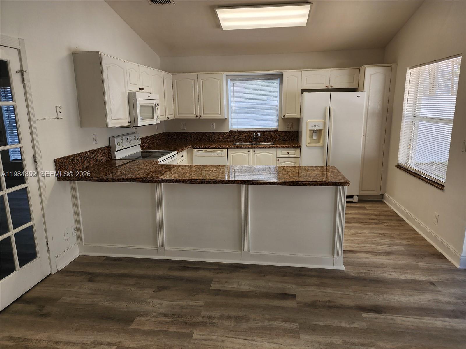 HILLSBORO COUNTRY CLUB - Residential