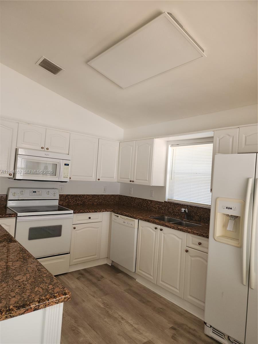 HILLSBORO COUNTRY CLUB - Residential