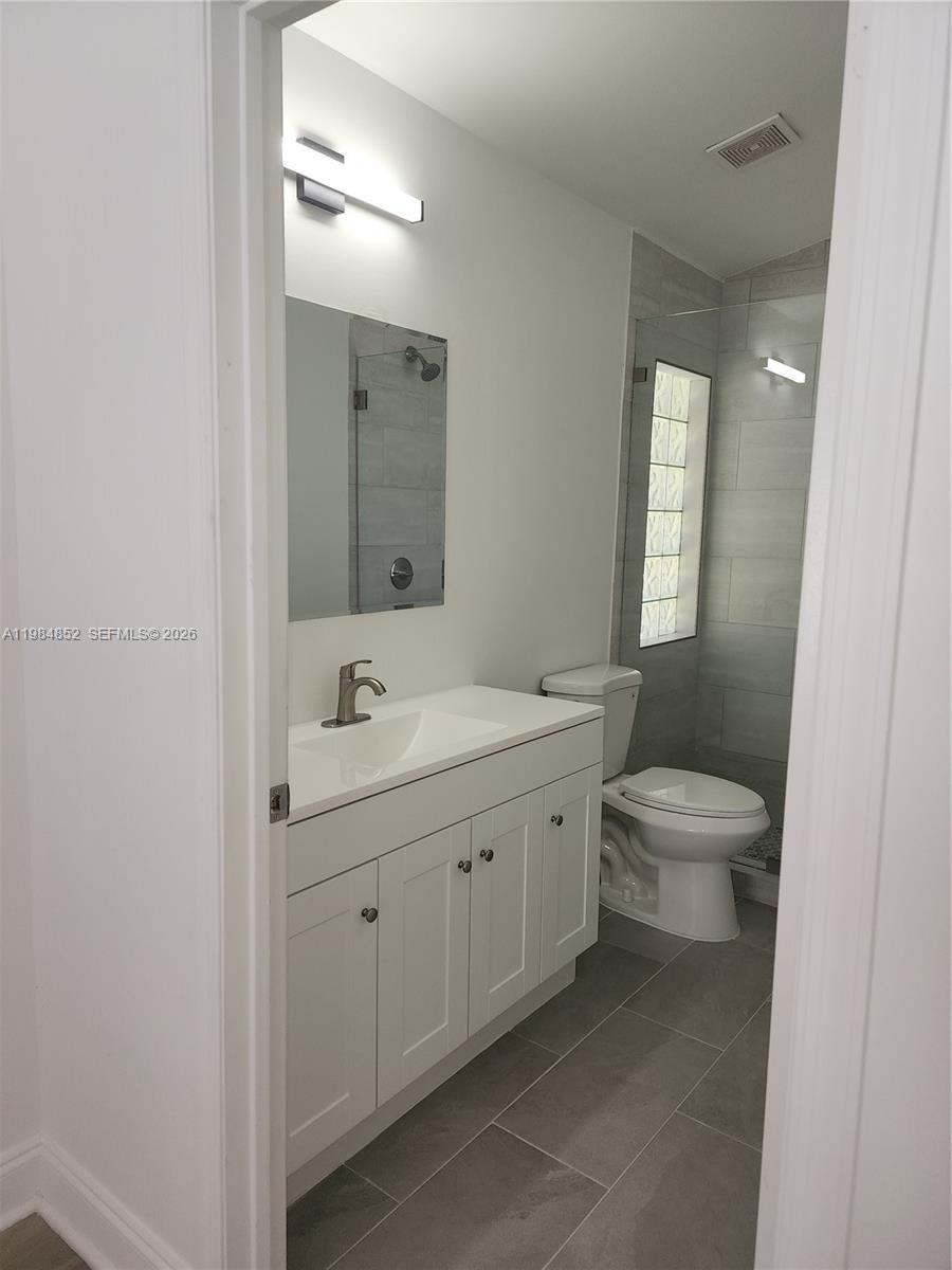 HILLSBORO COUNTRY CLUB - Residential