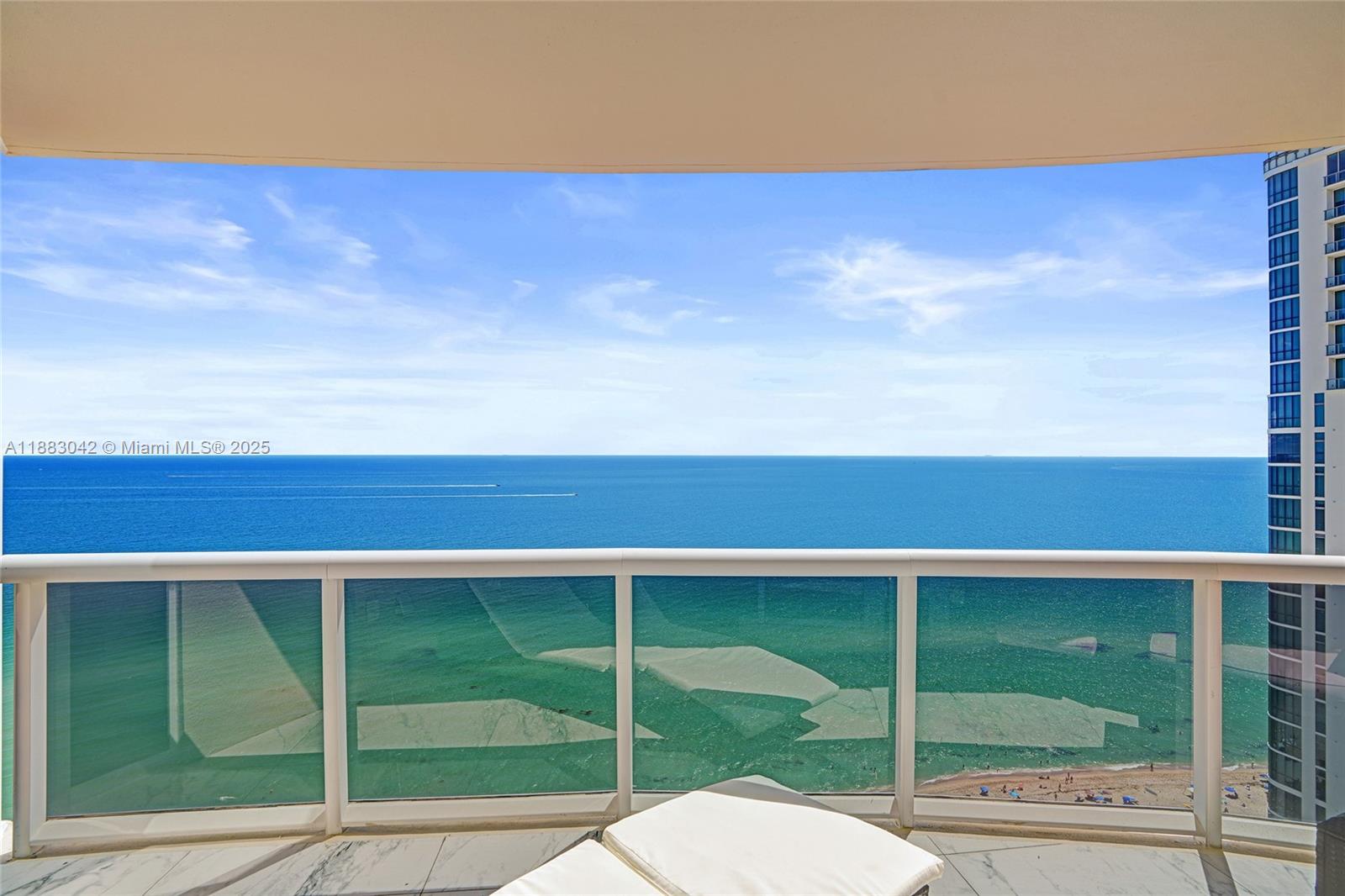 THE PINNACLE CONDO - Residential
