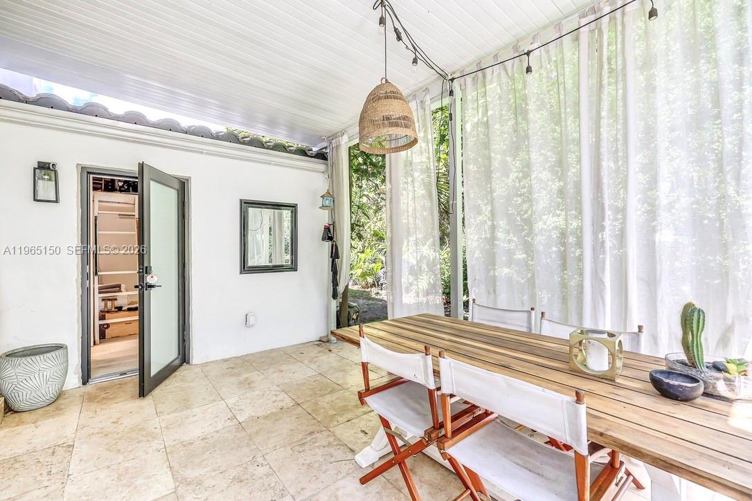 MIAMI SHORES SEC 5 - Residential