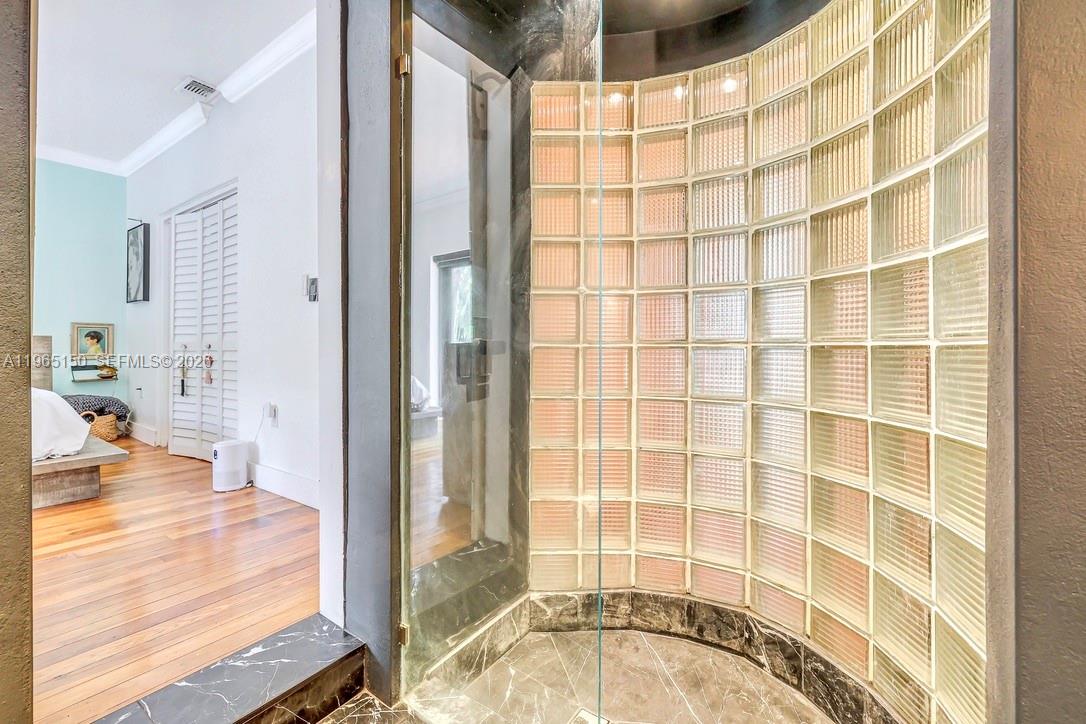 MIAMI SHORES SEC 5 - Residential