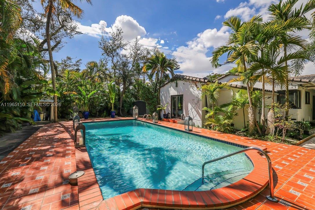 MIAMI SHORES SEC 5 - Residential