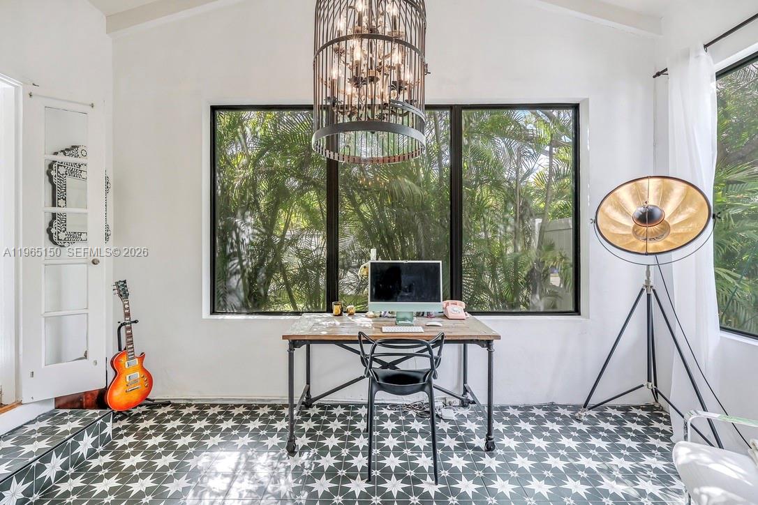 MIAMI SHORES SEC 5 - Residential