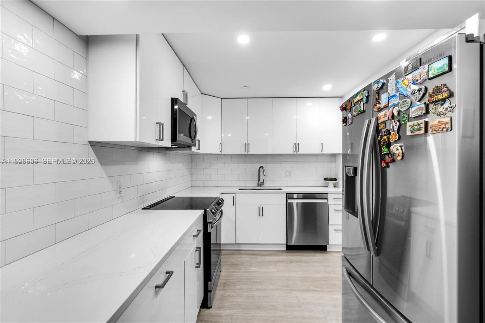 OLYMPUS CONDO PHASE - Residential