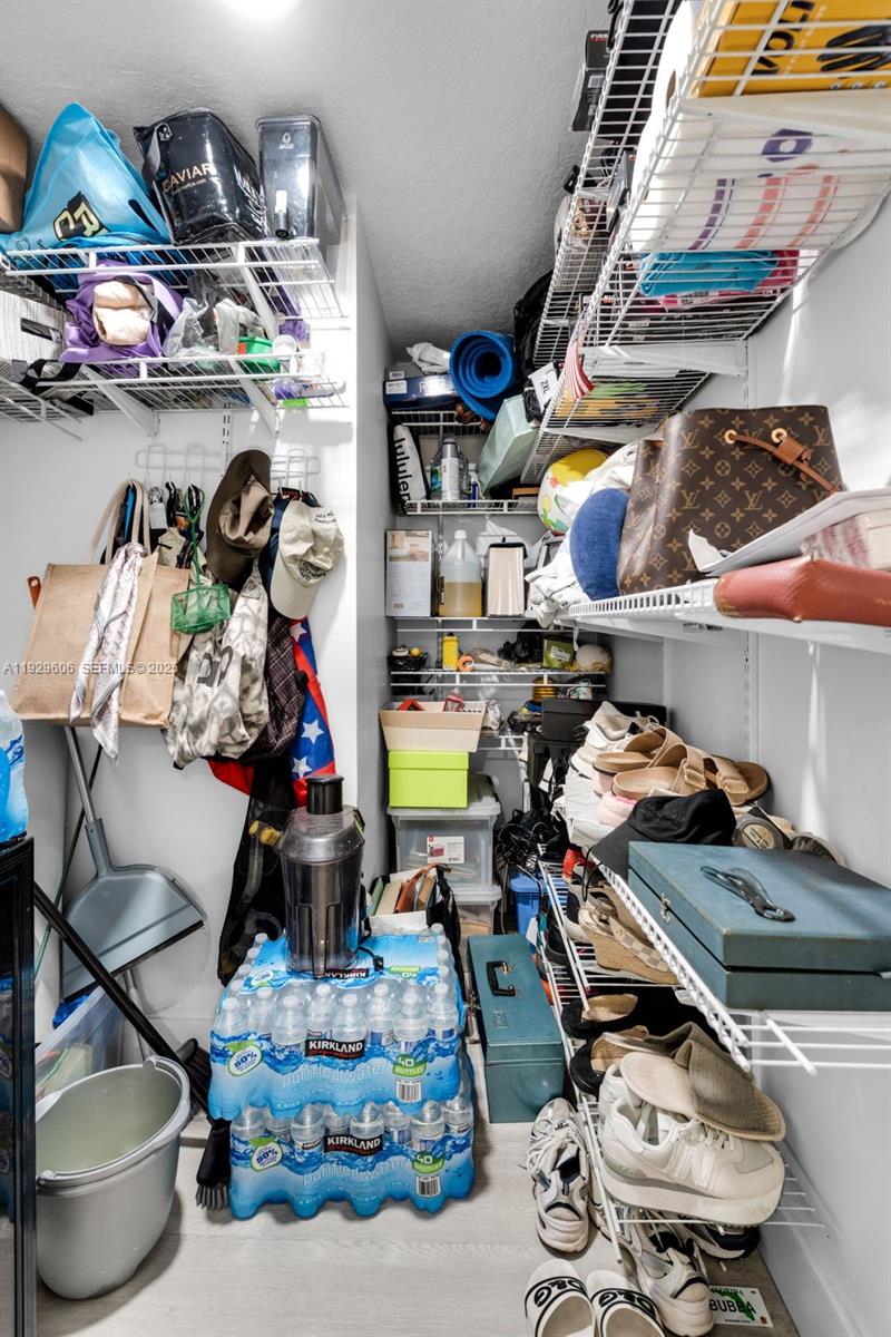 OLYMPUS CONDO PHASE - Residential