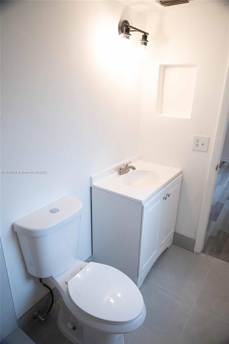 ORIOLE GARDENS THREE 77 C - Residential