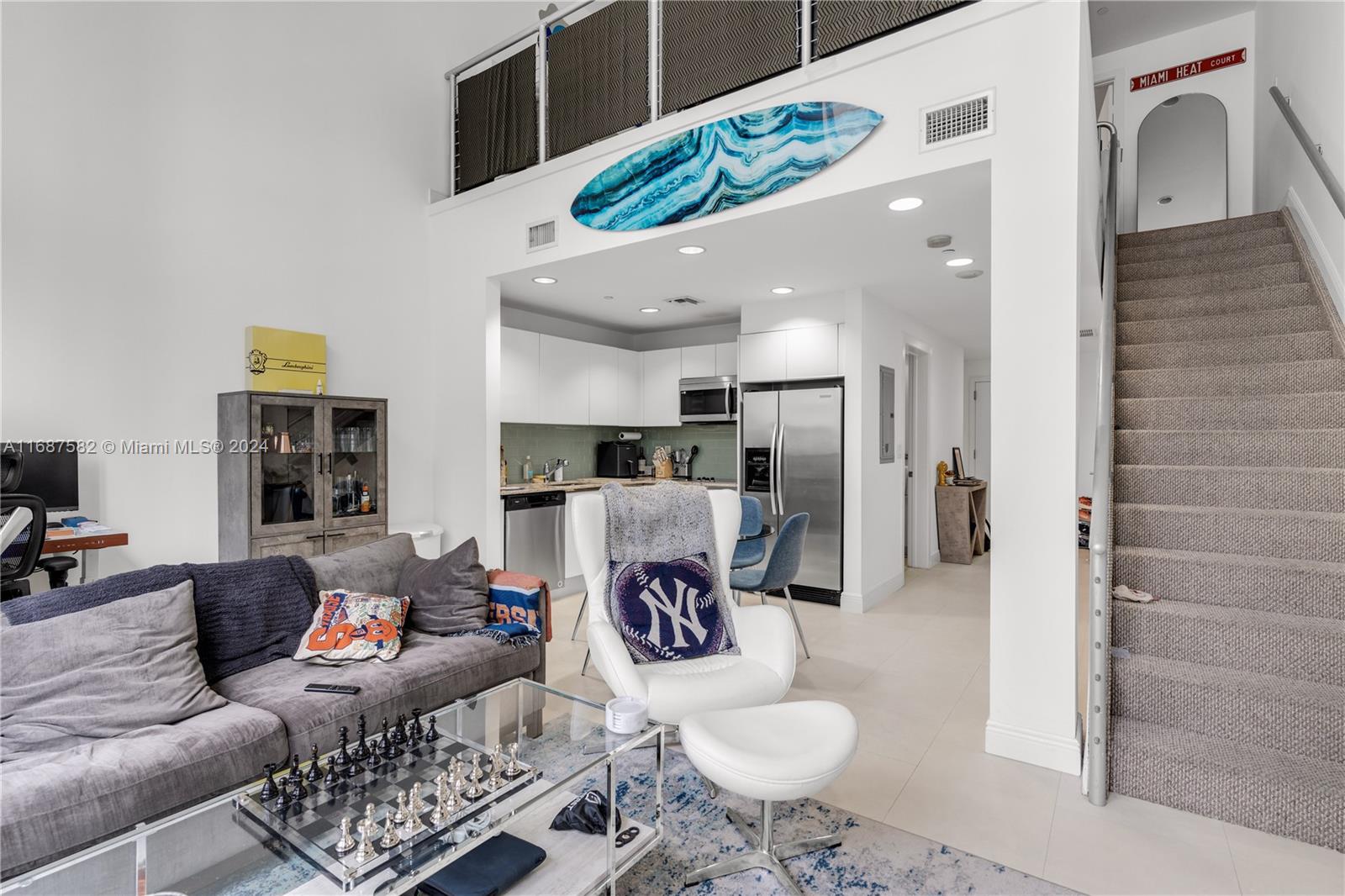 1060 Brickell Ave 409
