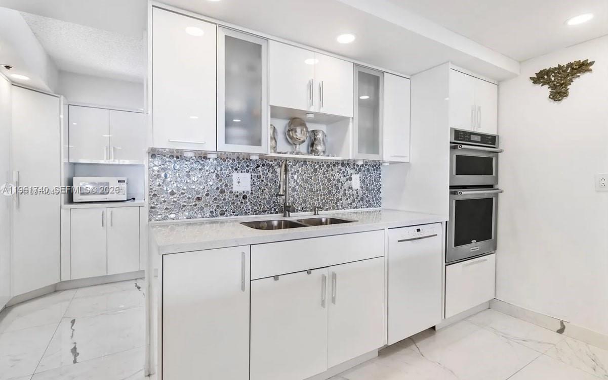 VENETIA CONDO - Residential