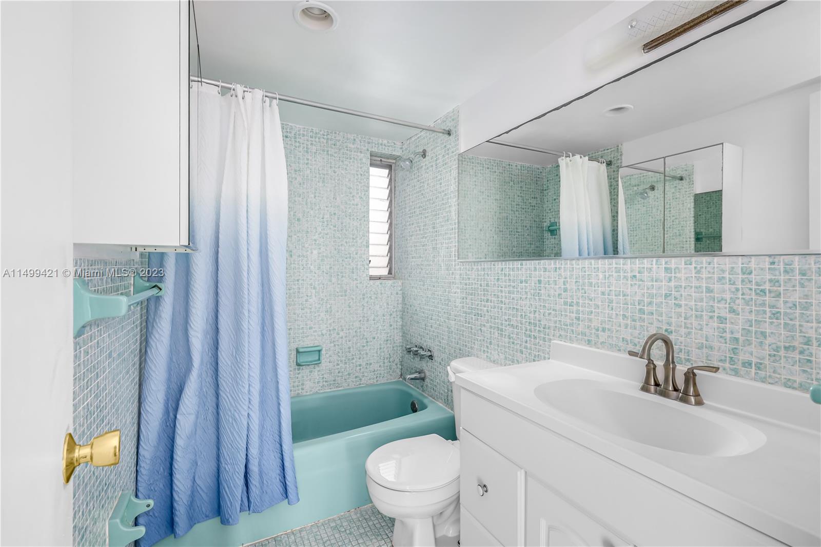 GOLDEN HOUSE CONDO - Residential
