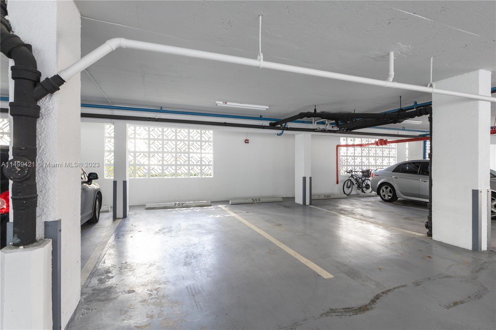 GOLDEN HOUSE CONDO - Residential